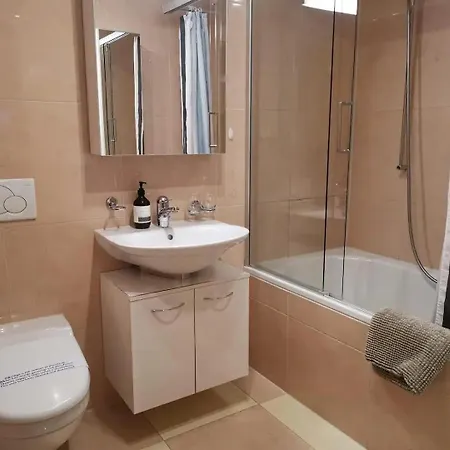 Апартаменты Family Frame Лаутербруннен